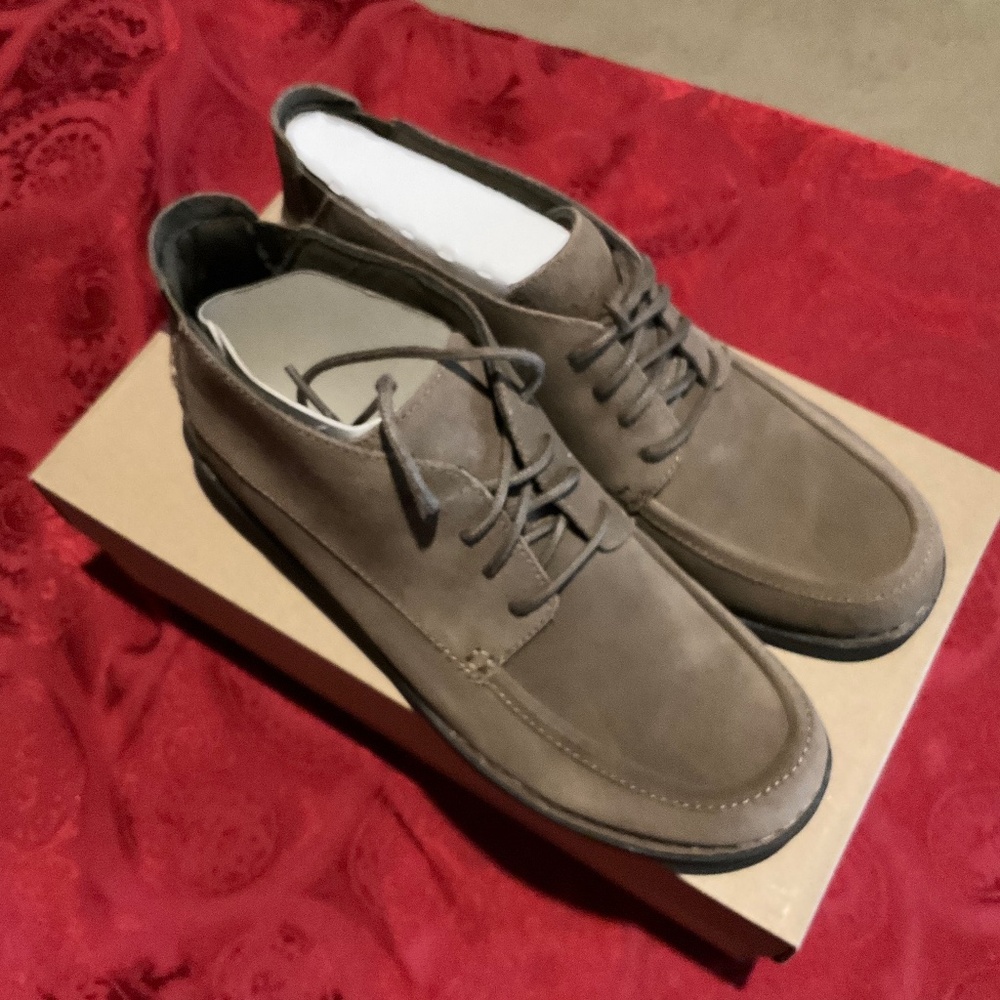 Clarks Bendables Women’s Nikki Class Taupe Suede Ankle Boot Size 10 NWT